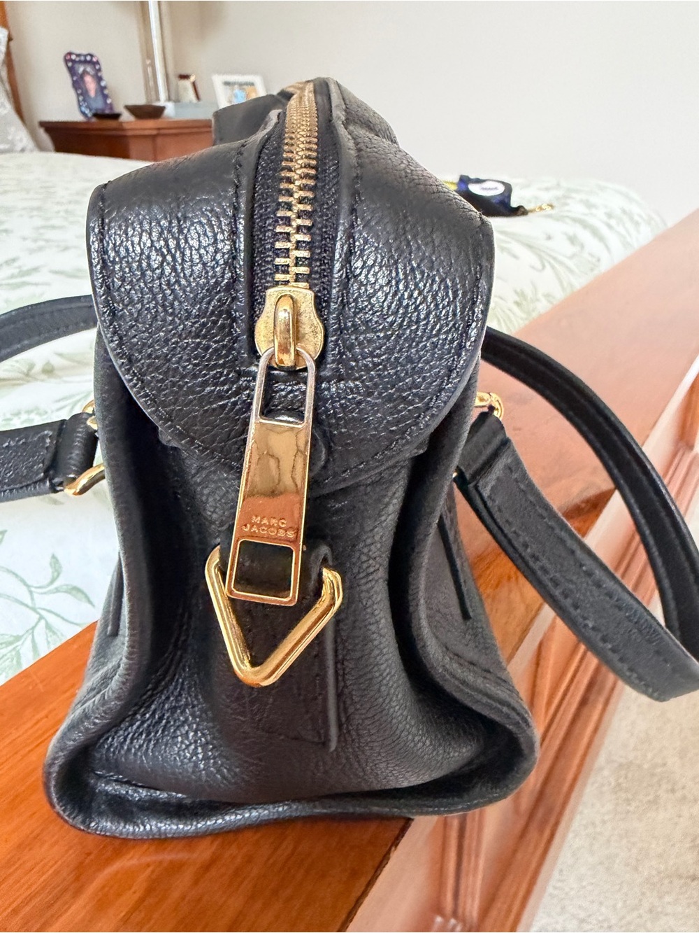 Marc Jacobs Black Pebbled Leather Wellington Satchel with Gold Hardware with COA - Picture 8 of 16